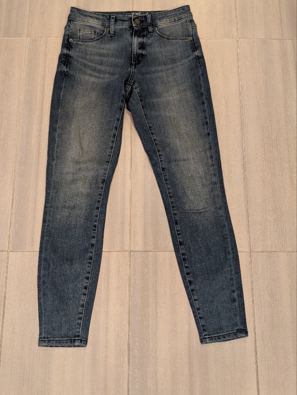 Universal Thread Dark Wash Blue Women's Skinny Jeans